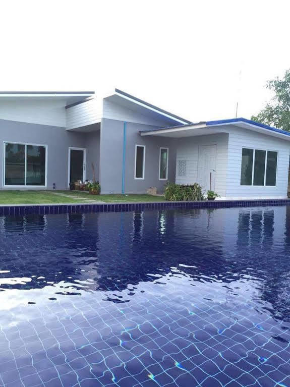 Nadee Resort Udon Thani Exterior photo