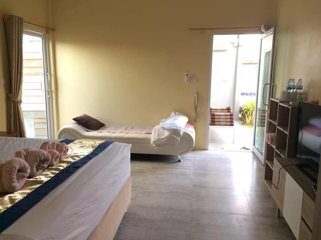 Nadee Resort Udon Thani Exterior photo