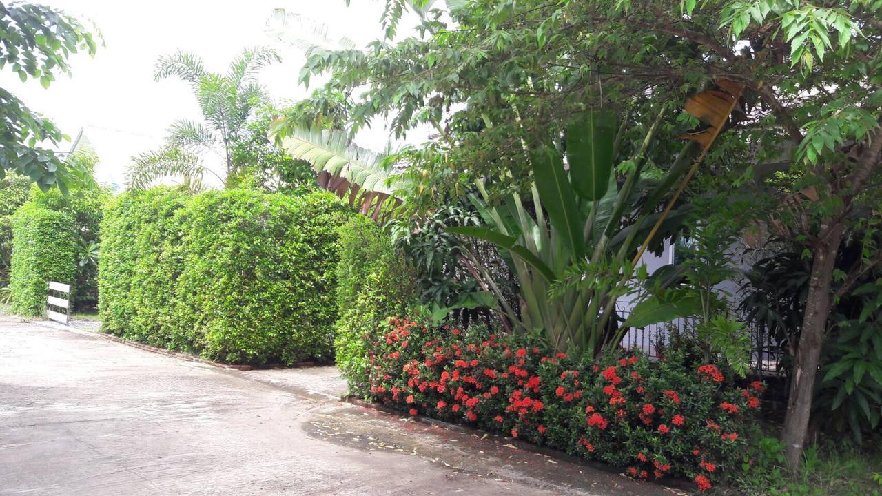 Nadee Resort Udon Thani Exterior photo
