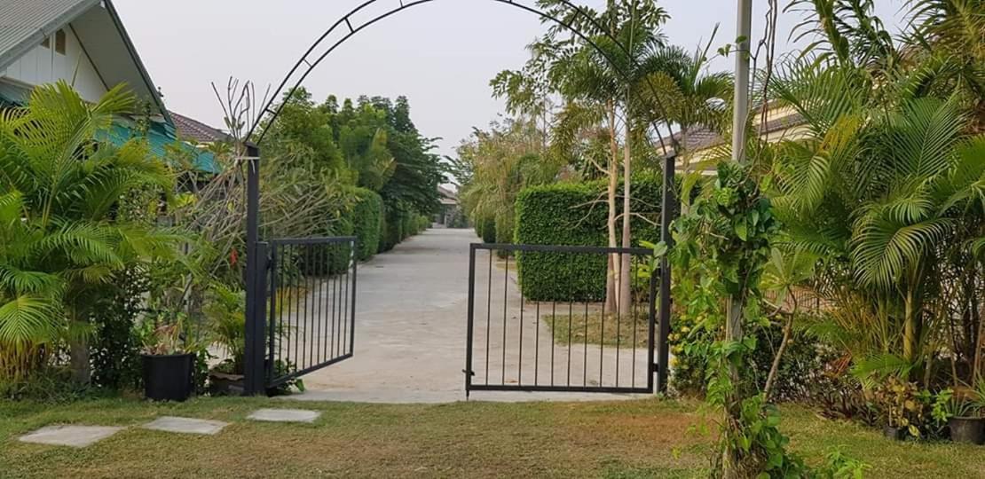 Nadee Resort Udon Thani Exterior photo